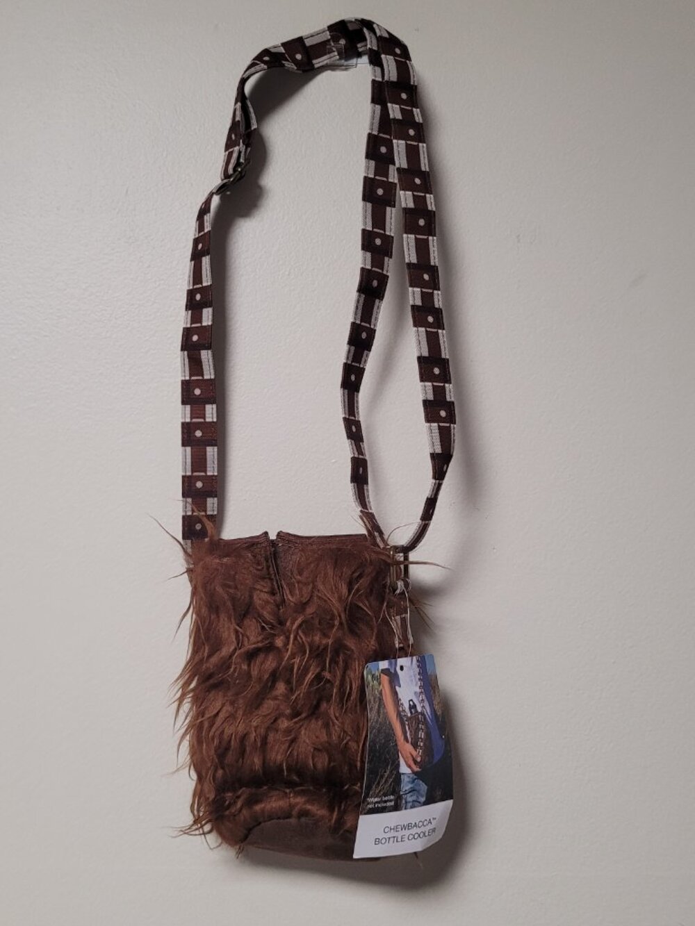 Star Wars Chewbacca Bottle Cooler Crossbody Sling Faux Fur Drink Holder NWT - Picture 2 of 7